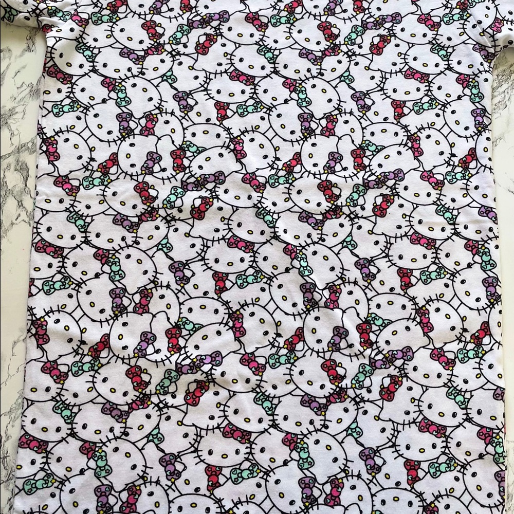 Hello Kitty TShirt - Picture 2 of 2